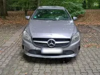 Gebraucht Mercedes A180 122 PS (89 kW) 2017 Silber Kleinwagen