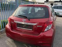 Gebraucht Toyota Yaris Life 69 PS (50 kW) 2012 Red mica metallic Kleinwagen