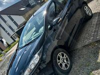 Second-hand Ford Fiesta 101 CP (74 kW) 2017 Negru Hatchback