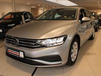 Gebraucht VW Passat 150 PS (110 kW) 2023 Silber Kombi