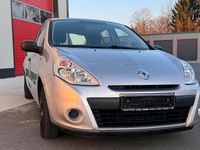 Second-hand Renault Clio III 75 CP (55 kW) 2012 Argintiu Hatchback
