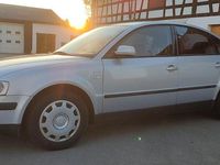 Second-hand VW Passat 125 CP (91 kW) 2000 Argintiu Berlinǎ