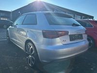 Gebraucht Audi A3 Attraction 122 PS (89 kW) 2014 Silber Limousine