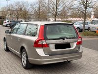 Gebraucht Volvo V70 Kinetic 136 PS (100 kW) 2008 Gold Kombi