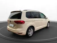Neu VW Touran Trendline 150 PS (110 kW) 2026 Hellelfenbein Van / Kleinbus