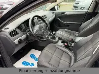 Gebraucht VW Jetta Match 105 PS (77 kW) 2013 Schwarz Limousine
