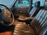 Gebraucht Mercedes E230 136 PS (100 kW) 1984 Schwarz Kombi