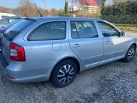 Używany Skoda Octavia Ambiente 122 KM (89 kW) 2010 Srebrny Kombi