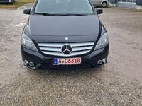 Gebraucht Mercedes B180 122 PS (89 kW) 2012 Schwarz Van / Kleinbus