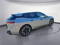 Neu BMW iX M Sport 400 kW (544 PS) 2026 Silber SUV