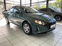 Gebraucht Hyundai i20 Select 101 PS (74 kW) 2025 Gruen Kleinwagen