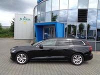 Gebraucht Volvo V60 Momentum 197 PS (144 kW) 2021 Schwarz Kombi