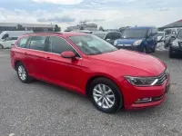 Gebraucht VW Passat 120 PS (88 kW) 2019 Rot Limousine