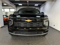 Neu Chevrolet Suburban 426 PS (313 kW) 2026 Schwarz SUV