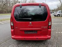 Gebraucht Peugeot Partner Allure 110 PS (80 kW) 2017 Farbe rot ardent/deckende Van / Kleinbus