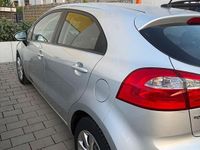 Gebraucht Kia Rio Edition 7 86 PS (63 kW) 2014 Grau Kleinwagen