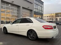 Gebraucht Mercedes E350 AMG 272 PS (200 kW) 2011 Weiß Limousine