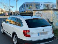 Gebraucht Skoda Superb 170 PS (125 kW) 2014 Weiß Kombi