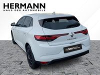 Gebraucht Renault Mégane IV Intens 116 PS (85 kW) 2022 Weiß Limousine