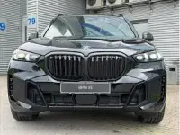Neu BMW X5 489 PS (359 kW) 2026 Schwarz (saphirschwarz metallic) SUV
