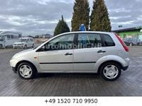 Gebraucht Ford Fiesta Ambiente 80 PS (58 kW) 2002 Silber Kleinwagen