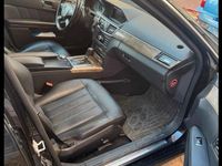 Gebraucht Mercedes E220 170 PS (125 kW) 2011 Schwarz Limousine