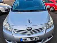 Gebraucht Toyota Verso Edition 132 PS (97 kW) 2012 Silver metallic Van / Kleinbus