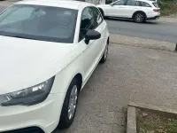 Gebraucht Audi A1 Attraction 122 PS (89 kW) 2012 Amalfiweiss Kleinwagen