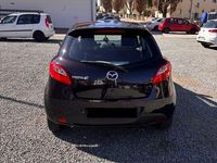 Second-hand Mazda 2 75 CP (55 kW) 2011 Negru Hatchback