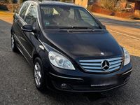 Gebraucht Mercedes B180 116 PS (85 kW) 2010 Schwarz Van / Kleinbus