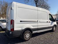 Gebraucht Ford Transit Trend 131 PS (96 kW) 2018 Weiß Van / Kleinbus