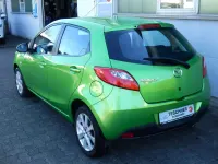 Gebraucht Mazda 2 Center-Line 84 PS (61 kW) 2013 Metisgrün Kleinwagen