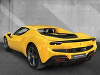 Gebraucht Ferrari 296 829 PS (609 kW) 2024 Giallo modena ds Coupé