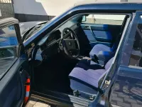 Gebraucht Mercedes E230 136 PS (100 kW) 1986 Blau Limousine