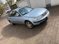 Gebraucht VW Passat 105 PS (77 kW) 1999 Blau Limousine