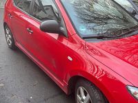 Gebraucht Hyundai i30 109 PS (80 kW) 2010 Rot Limousine