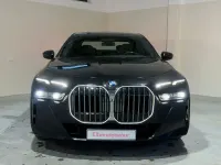 Gebraucht BMW 740 299 PS (219 kW) 2024 Schwarz Limousine