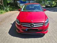 Gebraucht Mercedes B180 122 PS (89 kW) 2018 Rot Kleinwagen