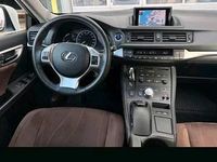 Gebraucht Lexus CT200h 96 PS (70 kW) 2011 Weiß Kombi