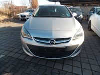Gebraucht Opel Astra Energy 140 PS (102 kW) 2014 Silber Limousine