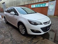 Gebraucht Opel Astra Style 110 PS (80 kW) 2016 Schneeweiss/summitwhite/arctic Kombi