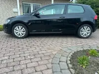 Second-hand VW Golf VII Trendline 105 CP (77 kW) 2014 Negru Berlinǎ
