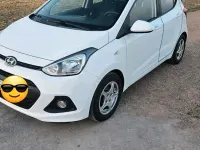 Gebraucht Hyundai i10 67 PS (49 kW) 2017 Weiß Kleinwagen