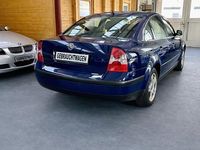 Gebraucht VW Passat 150 PS (110 kW) 2002 Blau Limousine