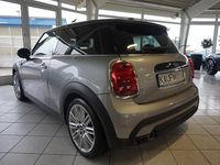 Gebraucht Mini Cooper 136 PS (100 kW) 2023 Melting silver Kleinwagen