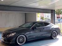 Gebraucht Mercedes E350 AMG 292 PS (214 kW) 2009 Grau Coupé