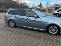 Gebraucht BMW 320 170 PS (125 kW) 2009 Blau Kombi