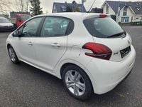 Gebraucht Peugeot 208 83 PS (61 kW) 2018 Weiß Kleinwagen
