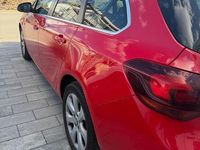 Gebraucht Opel Astra Edition 165 PS (121 kW) 2014 Rot Kombi