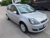 Gebraucht Ford Fiesta Style 80 PS (58 kW) 2008 Silber Kleinwagen